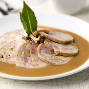 Parelhoenderrollade in Rode Wijnsaus
