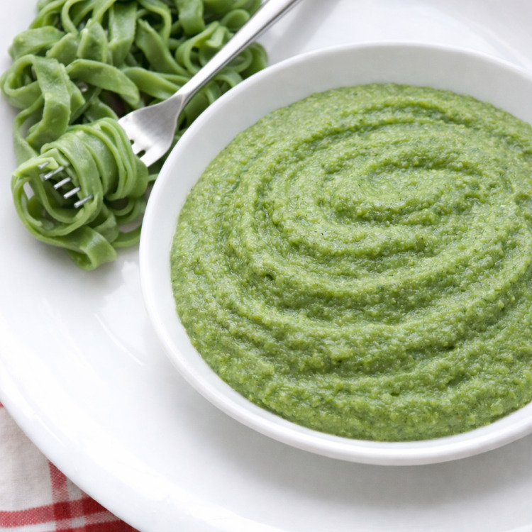 Groene tagliatelle in...