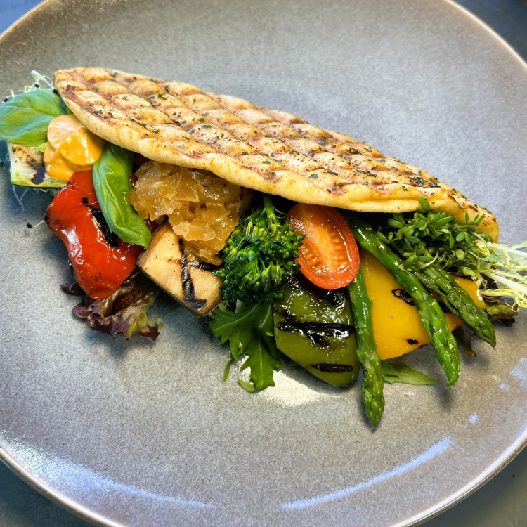 Surinaams broodje gegrilde...