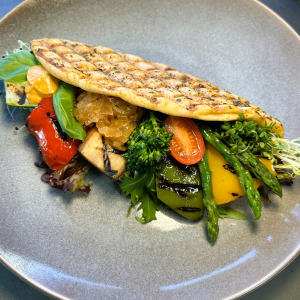 Surinaams broodje gegrilde groenten