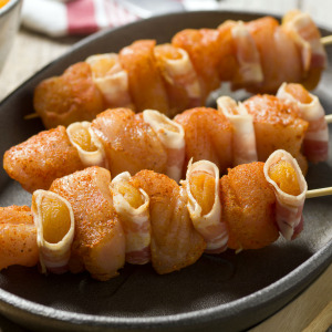 Kipspies Baharat met abrikoos en spek