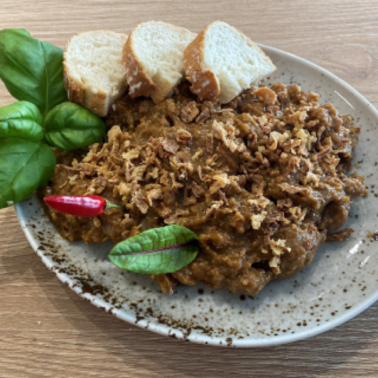 Oosterse kipsalade saté